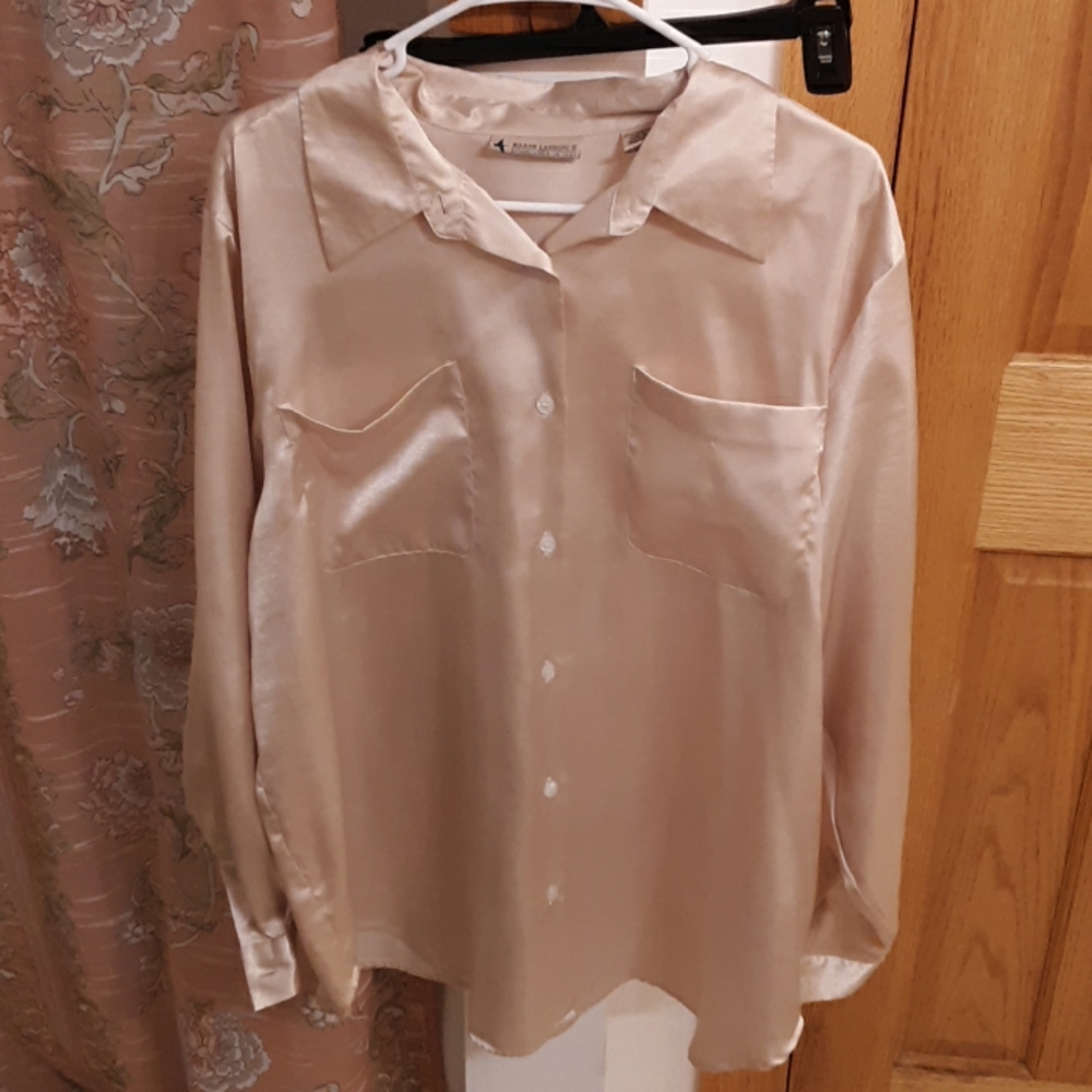 Men/womens tops